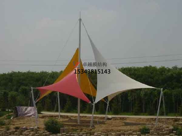 南陽商業(yè)廣場張拉<font color='red'>膜結(jié)構(gòu)景觀</font>棚/雨棚設(shè)計(jì)搭建