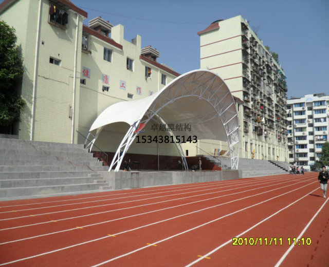  <font color='red'>膜結(jié)構(gòu)看臺</font>都是什么材質(zhì)的？