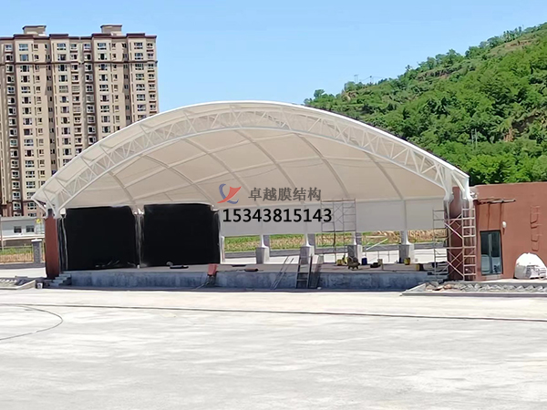 舞臺建筑采用膜結(jié)構(gòu)的原因？